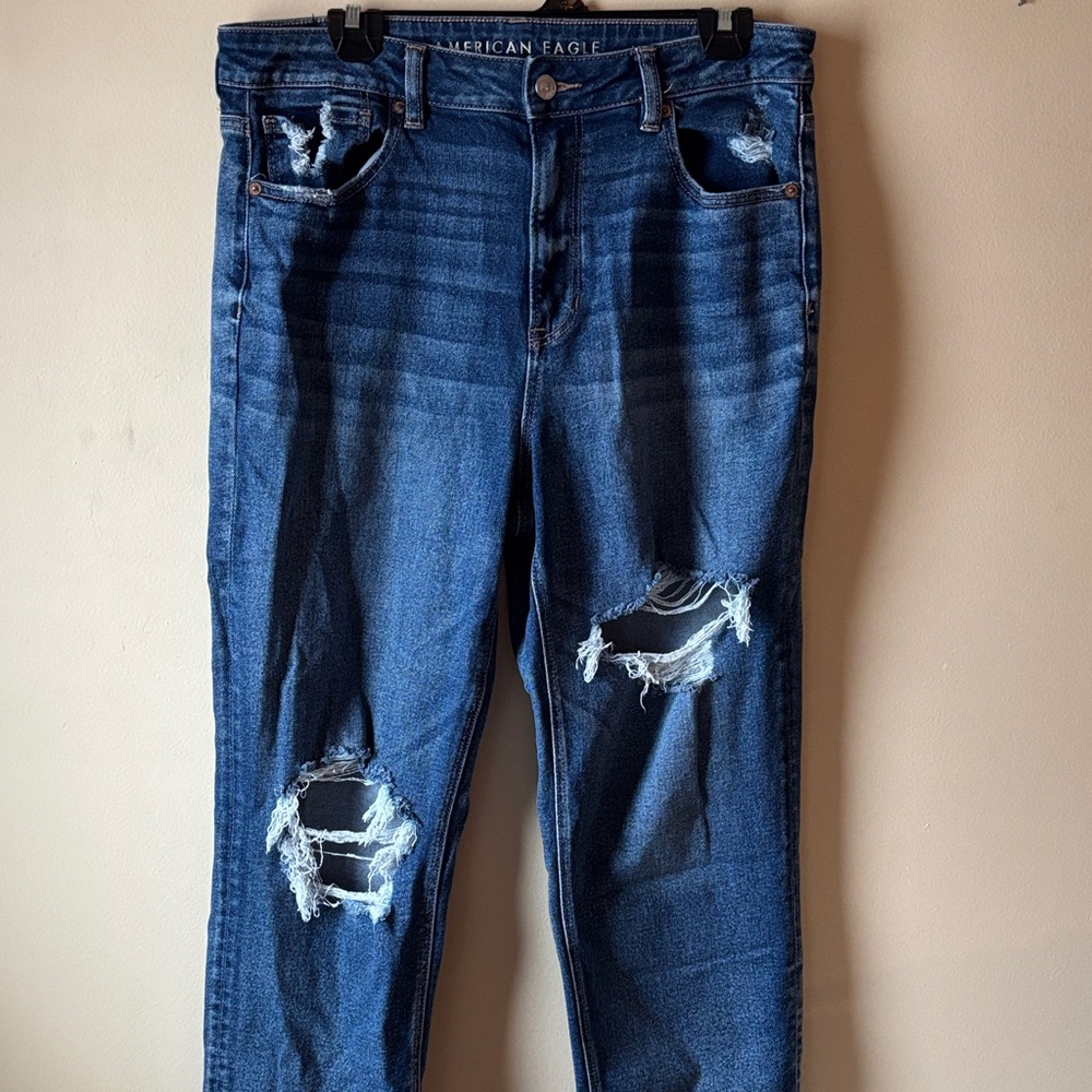 American Eagle Outfitters Women's Ripped Blue Straight Mom Jeans